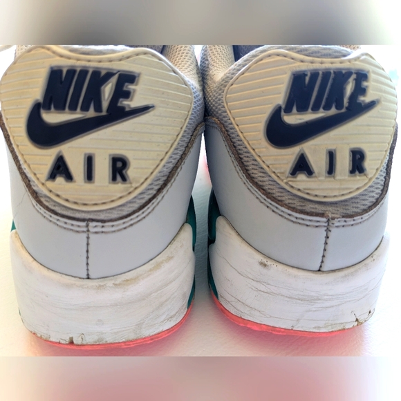 NIKE Air Max South Beach AJ1285-100 - Picture 5 of 15